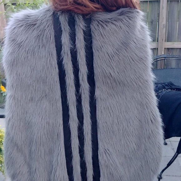 New with Tags Y-3 Fur Cape - Picture 4 of 9